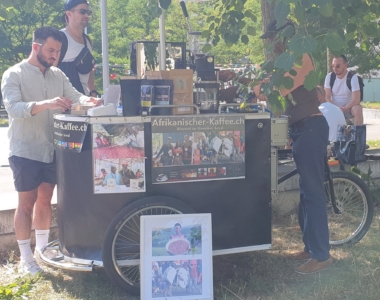 Rent-your-Espresso-Barista-in-Zurich-Events-Velo-Kaffeefahrrad-Vermietung-Velopresso-Kaffeemobil-Kafiwaegeli-fuer-Anlaesse-Veranstaltungen usw.